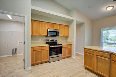 919 SW 15th Pl, Cape Coral, FL 33991 - Photo 11