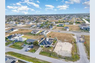 124 NE 16th Ter, Cape Coral, FL 33909 - Photo 27