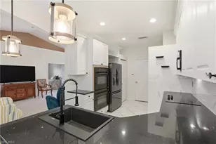 7432 Berkshire Pines Dr, Naples, FL 34104 - Photo 9