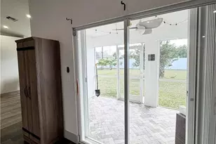 610 SE 21st Ln, Cape Coral, FL 33990 - Photo 25