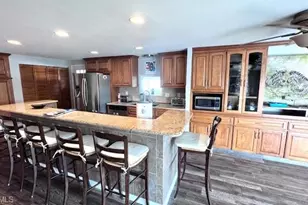 5545 Sir Walter Way, North Fort Myers, FL 33917 - Photo 7