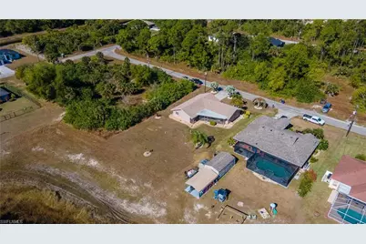 720 Chavers St E, Lehigh Acres, FL 33974 - Photo 29