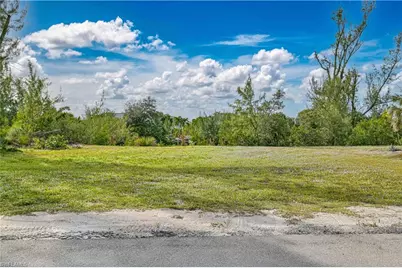 3901 Crestwell Ct, Saint James City, FL 33956 - Photo 9