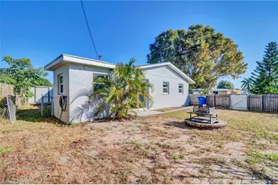 853 Java Plum Ave, North Fort Myers, FL 33903 - Photo 5