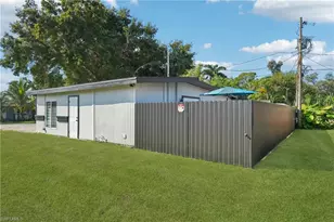 92 Oak St, North Fort Myers, FL 33903 - Photo 5