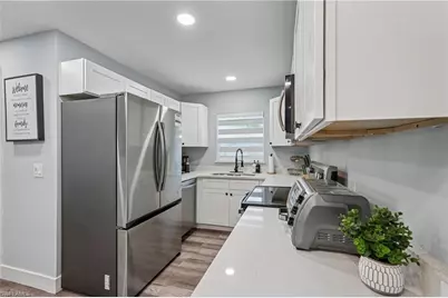 92 Oak St, North Fort Myers, FL 33903 - Photo 13