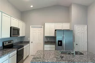 3756 NE 13th Pl, Cape Coral, FL 33909 - Photo 9