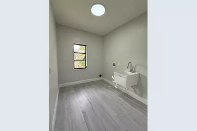711 SE 33rd Ter, Cape Coral, FL 33904 - Photo 17