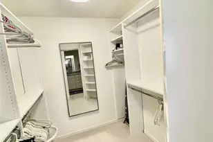 547 Beachwalk Cir, Naples, FL 34108 - Photo 11