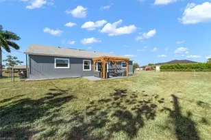 2821 NE 4th Pl, Cape Coral, FL 33909 - Photo 29