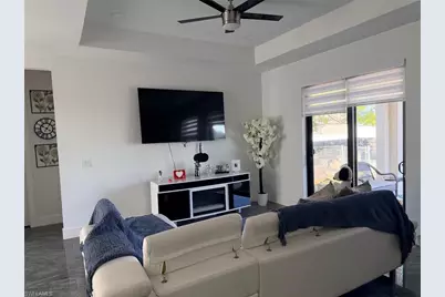 423 Kismet Pkwy E, Cape Coral, FL 33909 - Photo 5