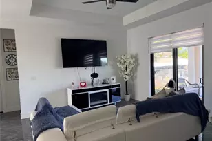 423 Kismet Pkwy E, Cape Coral, FL 33909 - Photo 5