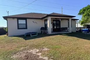 423 Kismet Pkwy E, Cape Coral, FL 33909 - Photo 17