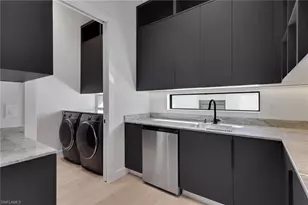 5653 Riverside Dr, Cape Coral, FL 33904 - Photo 13