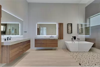 5653 Riverside Dr, Cape Coral, FL 33904 - Photo 17