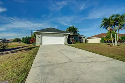 1310 NE 2nd Pl, Cape Coral, FL 33909 - Photo 3