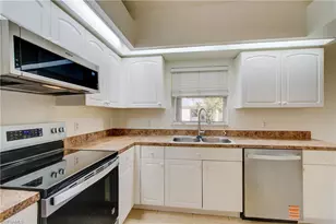 1310 NE 2nd Pl, Cape Coral, FL 33909 - Photo 15