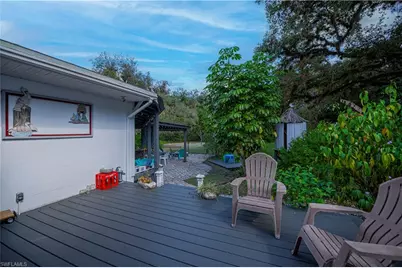 105 S Oak St, Labelle, FL 33935 - Photo 7