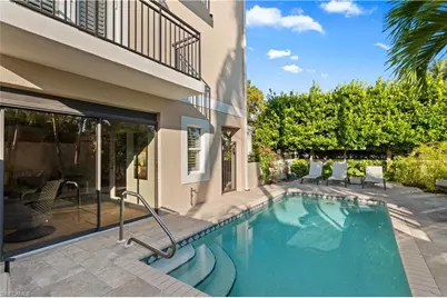 1104 6th St S #1, Naples, FL 34102 - Photo 9