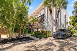 995 9th Ave S, Naples, FL 34102 - Photo 1