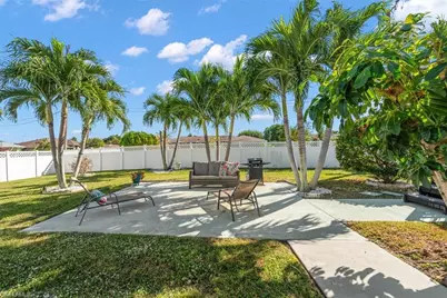 1030 SE 43rd Ter, Cape Coral, FL 33904 - Photo 7