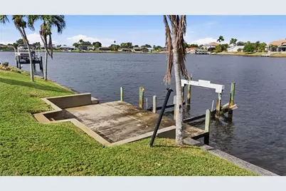 329 SE 33rd Ter, Cape Coral, FL 33904 - Photo 5
