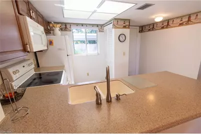 8200 Summerlin Village Cir #101, Fort Myers, FL 33919 - Photo 19