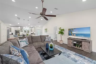 2596 Roosevelt Pl, Sanibel, FL 33957 - Photo 17
