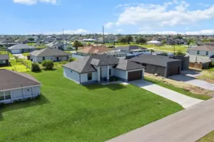 9 NW 14th Pl, Cape Coral, FL 33993 - Photo 37