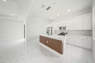 9 NW 14th Pl, Cape Coral, FL 33993 - Photo 5