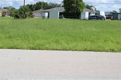 1117 NE 8th Ter, Cape Coral, FL 33909 - Photo 5