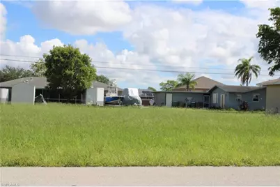 1117 NE 8th Ter, Cape Coral, FL 33909 - Photo 3