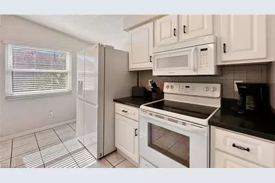 3915 SW 1st Ave, Cape Coral, FL 33914 - Photo 3