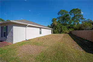 6058 S Moss Cir, Labelle, FL 33935 - Photo 3