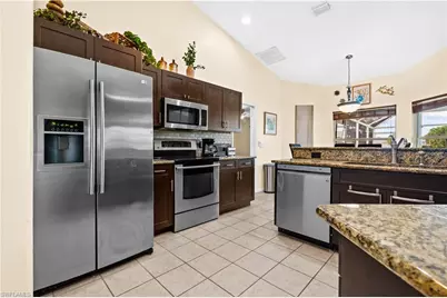 314 NE 12th Ct, Cape Coral, FL 33909 - Photo 7