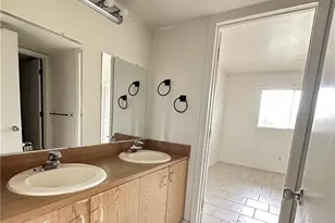 4613 SW 8th Pl, Cape Coral, FL 33914 - Photo 5