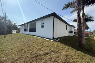 15335/ 15337 Wall Dr, Fort Myers, FL 33908 - Photo 9