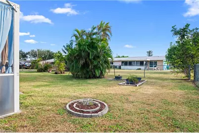 1318 SE 19th Ter, Cape Coral, FL 33990 - Photo 25