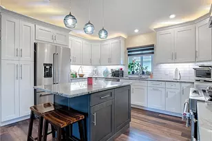 911 SW 33rd Terrace, Cape Coral, FL 33914 - Photo 13