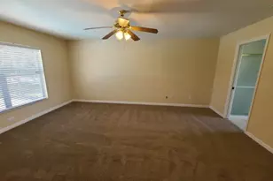 101 NW 13th St, Cape Coral, FL 33993 - Photo 9