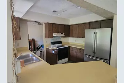 140 Fairview Ave, Fort Myers, FL 33905 - Photo 9