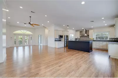 6106 Plumosa Ave, Fort Myers, FL 33908 - Photo 5