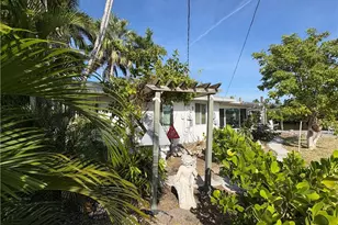 11242 Matlacha Ave, Matlacha, FL 33993 - Photo 23