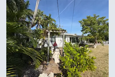 11242 Matlacha Ave, Matlacha, FL 33993 - Photo 21
