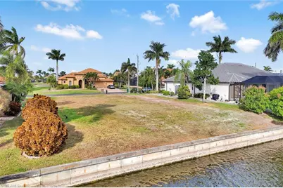 2210 SW 52nd Ln, Cape Coral, FL 33914 - Photo 5