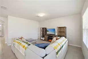 1917 SW 4th St, Cape Coral, FL 33991 - Photo 5