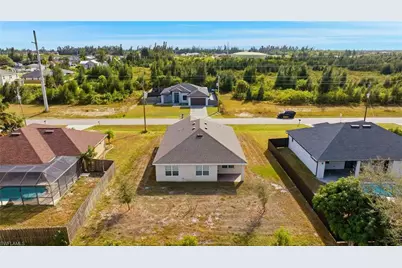 1917 SW 4th St, Cape Coral, FL 33991 - Photo 35