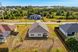 1917 SW 4th St, Cape Coral, FL 33991 - Photo 35