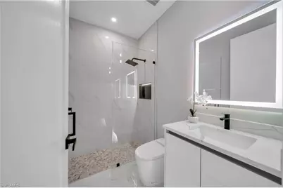 921 NW 8th Ter, Cape Coral, FL 33993 - Photo 27