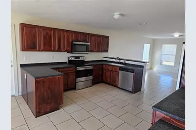 5010 Dolphin Ct, Labelle, FL 33935 - Photo 9